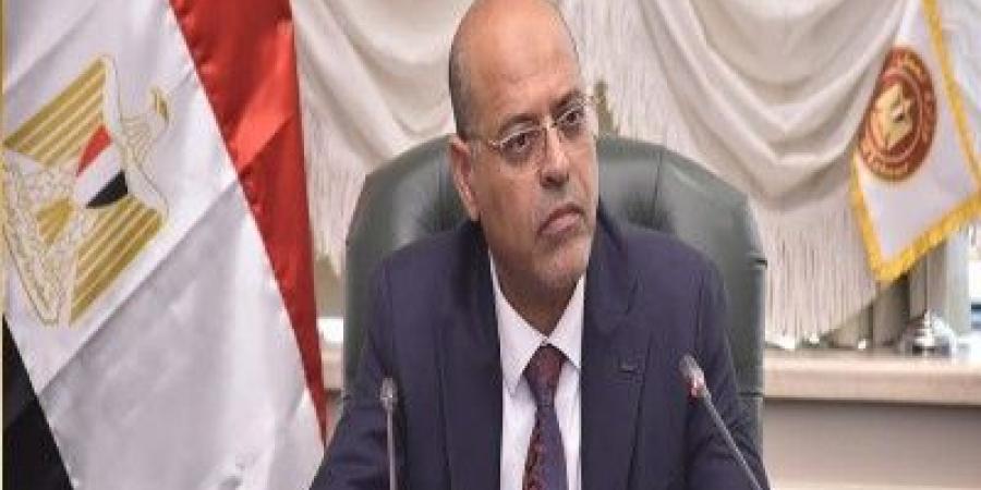 وزير العمل يوجه بمتابعة حادث سقوط مدخنة على عمال بمصنع طوب بالصف #وزارة_العمل #قانون_العمل #الجمهورية_اون_لاين #العمالة_الغير_منتظمة #تعويضات - هرم مصر