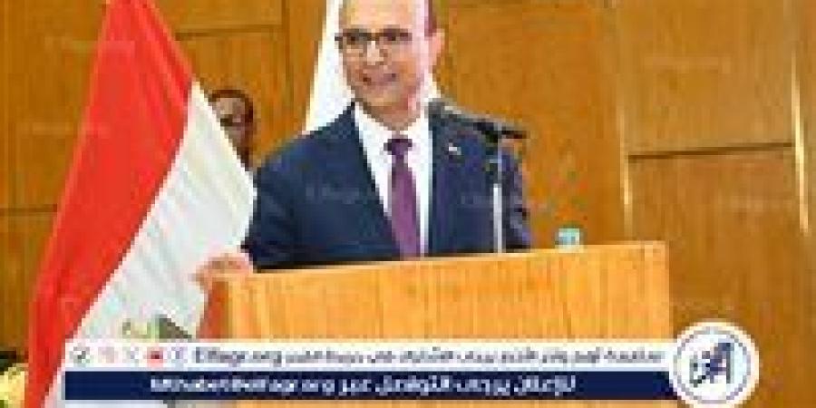 رئيس جامعة أسيوط يعلن عن توصيات الملتقى العلمى الثانى للبرامج المهنية بكلية التجارة - هرم مصر