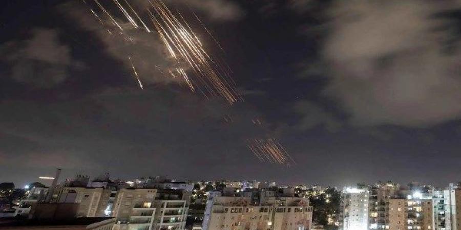 إيران تبدأ موجة جديدة من الهجمات الصاروخية على إسرائيل - هرم مصر