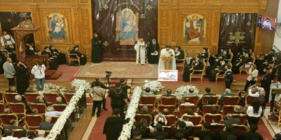 برج العرب تحتفل بتجليس الأنبا مينا أول أسقف لإيبارشيتها الجديدة - هرم مصر