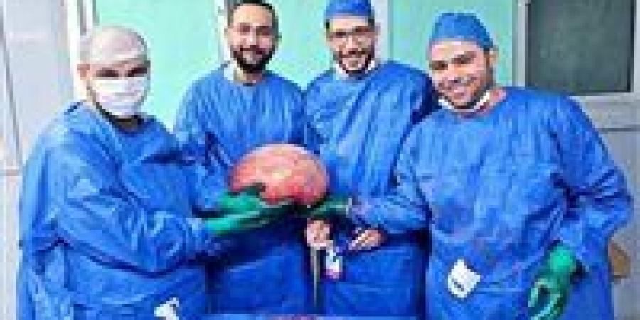 نجاح طبي جديد: استئصال ورم ضخم أنقذ حياة فتاة بمستشفى الفيوم العام - هرم مصر