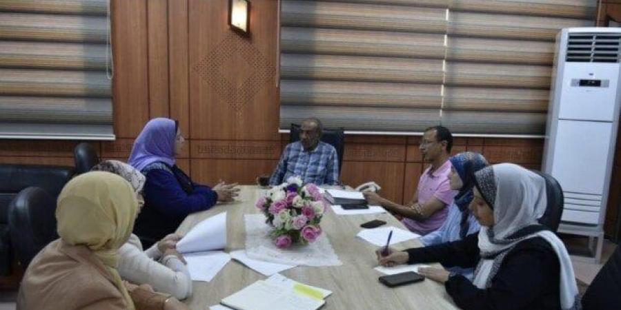 السكرتير العام يترأس لجنة التحكيم الخاصة باختيار المتقدمين لاختبارات مركز سقارة ضمن الدورات المتعلقة بالمسار الوظيفي - هرم مصر