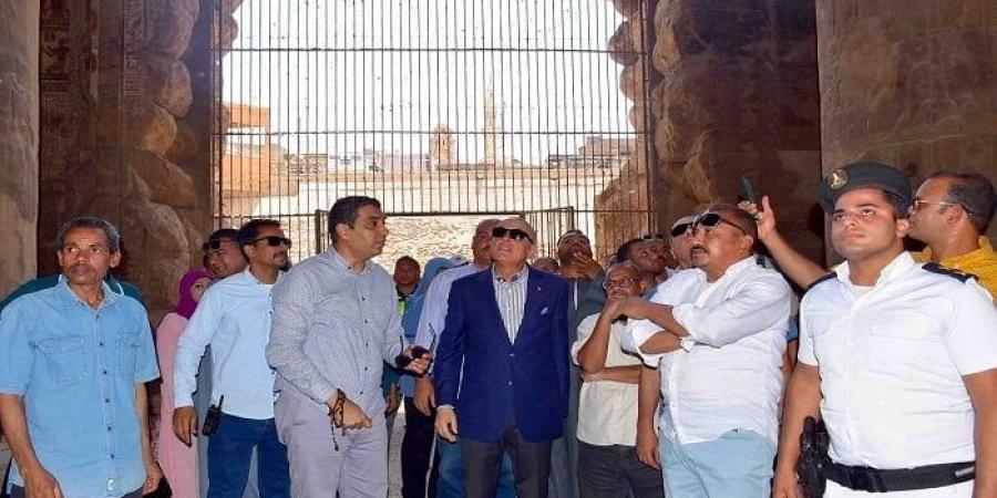 محافظ الأقصر يتفقد أعمال تطوير شاملة لمعبد إسنا والمنطقة المحيطة - هرم مصر