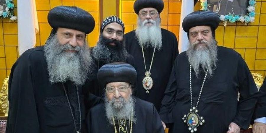 الأنبا بيجول يهنئ الأنبا ويصا باليوبيل الذهبي لسيامته أسقفا - هرم مصر