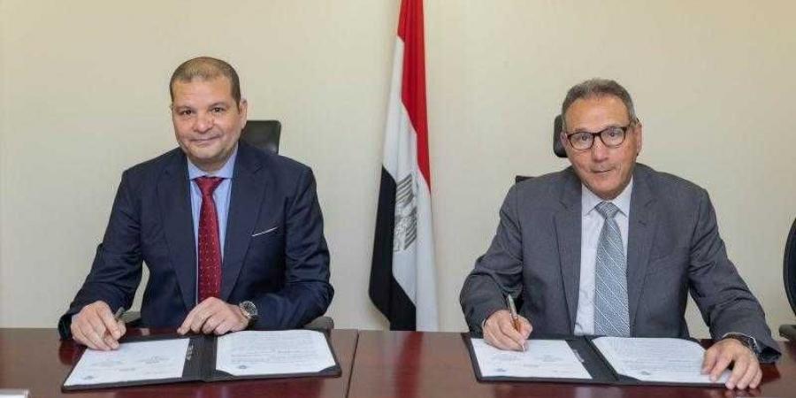الهيئة العامة للتأمين الصحي الشامل توقع بروتوكول تعاون مع «اتحاد بنوك مصر» - هرم مصر