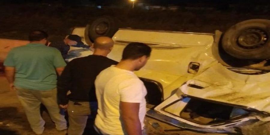 بالأسماء.. 11مُصابًا في حادث تصادم سيارتين بزارعي البحيرة - هرم مصر