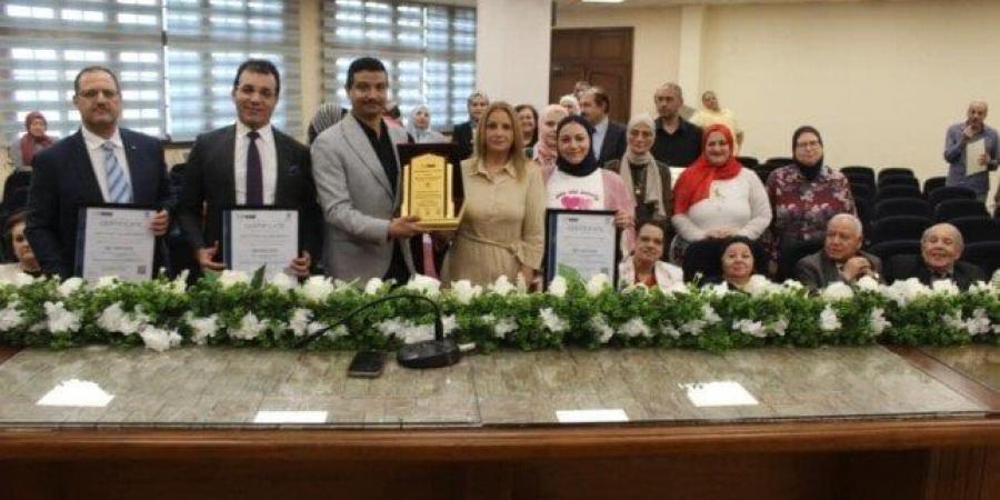 آداب عين شمس تحصد 3 شهادات أيزو دولية معتمدة - هرم مصر