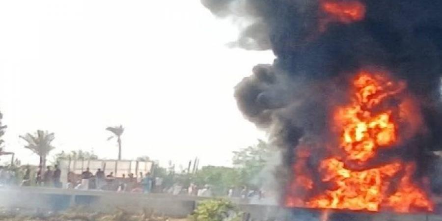 اندلاع حريق فى سيارة نقل ثقيل والعثور على طفل غريق بالشرقية - هرم مصر