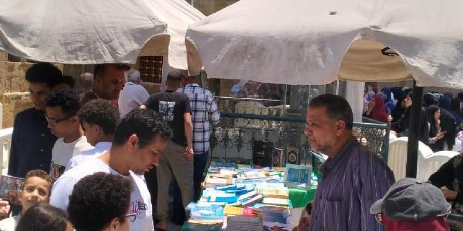 إقبال كبير على معرض إصدارات "الأعلى للشئون الإسلامية" بمسجد السيدة زينب - هرم مصر
