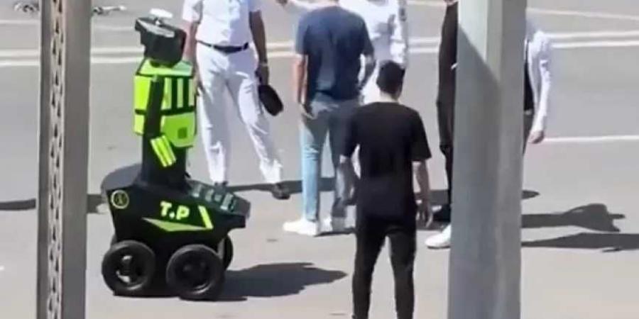 مستخدمة روبوت الذكي،، المرور تحرر 1028 مخالفة متنوعة تم ضبطهم خلال 24 ساعة - هرم مصر