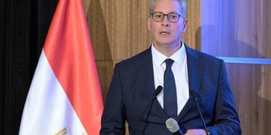 «البترول»: تعاقدنا على 60 شحنة من الغاز الطبيعي تجنبا لتخفيف الأحمال خلال الصيف - هرم مصر