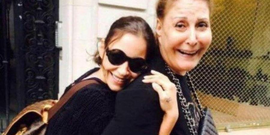 نشرة الفن| نقل والدة منة شلبي إلى المستشفى.. مهرجان موازين يروج لحفل أغاني العندليب - هرم مصر