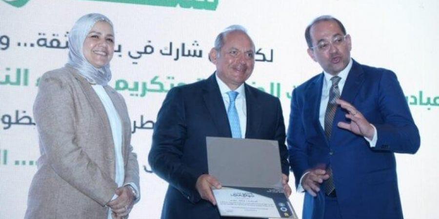 وزير المالية يكرم عددا من الممولين الداعمين للمسار الضريبي المحفز - هرم مصر