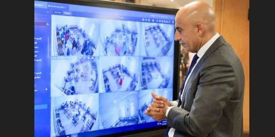 وزير التعليم يتابع لجان امتحانات الثانوية العامة من غرفة العمليات "بكاميرات المراقبة" - هرم مصر