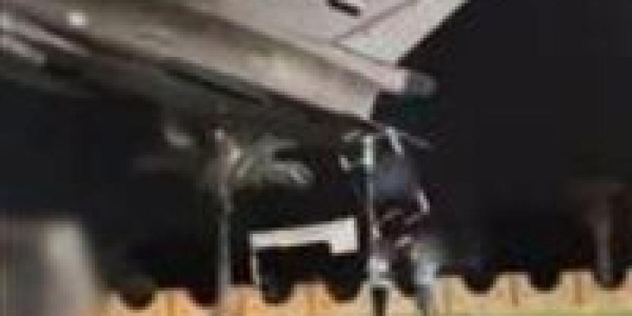 ضبط 3 طلاب تسلقوا طائرة هيكلية بالشرقية - هرم مصر