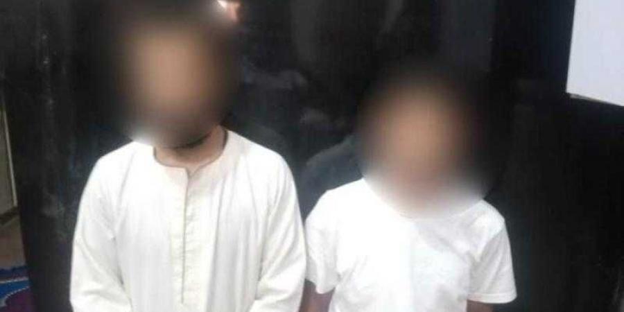 ضبط عاطلين بالمنيا لقيامهما بالنصب والإحتيال على المواطنين والإستيلاء على بيانات بطاقات الدفع الإلكترونى الخاصة بهم - هرم مصر