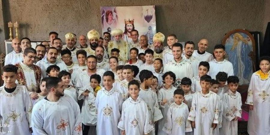 رسامة شمامسة بكنيسة الملاك ميخائيل والقديسة أجنس بالمرج - هرم مصر