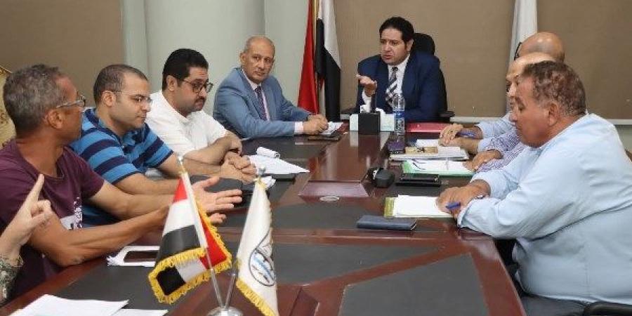 نائب محافظ بني سويف  يعقد اجتماعًا لمراجعة طلبات تقنين أراضي الدولة تمهيدًا للعرض على اللجنة العليا - هرم مصر
