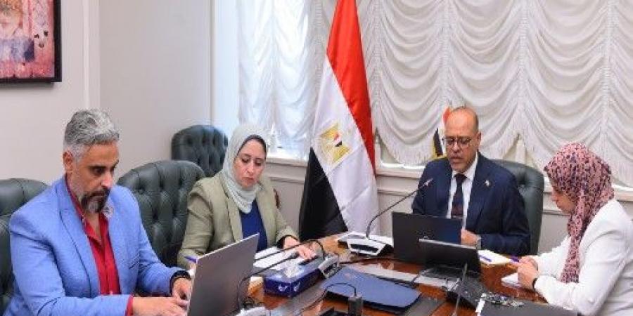 وزير العمل يوجه مكاتب التمثيل بالخارج بتوفير فرص عمل للشباب - هرم مصر