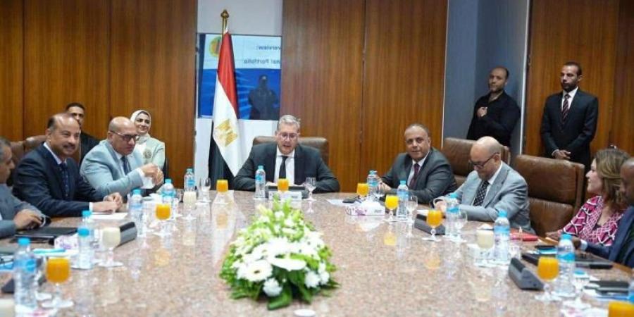 وزير البترول والثروة المعدنية يبحث مع قيادات وكوادر ”جابكو” جهود وتحديات زيادة الإنتاج من خليج السويس - هرم مصر