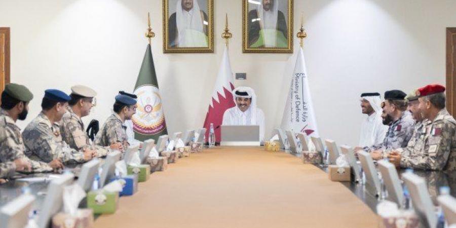 أمير دولة قطر يطلع على إجراءات القوات المسلحة القطرية في اعتراض الهجمة الصاروخية على قاعدة (العديد) - هرم مصر
