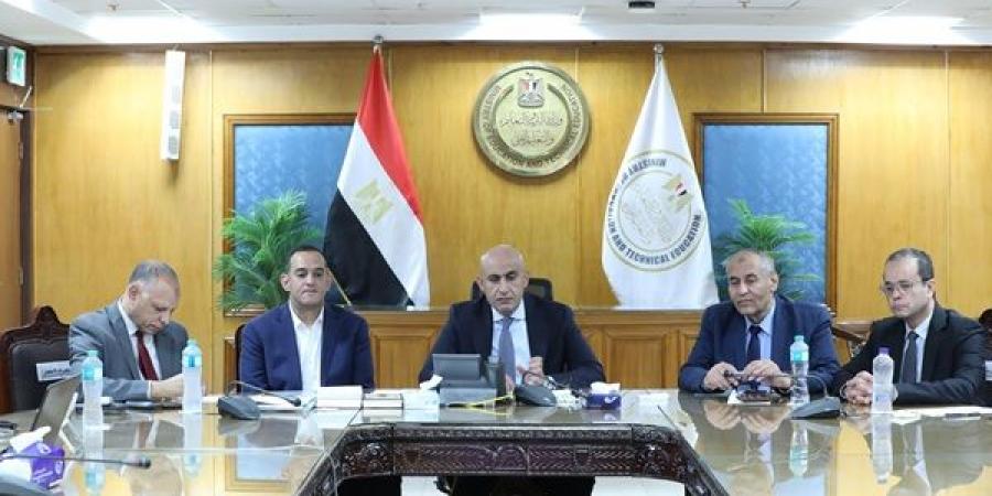 «التعليم» تستعرض تقرير غرفة العمليات لخامس أيام امتحانات الثانوية - هرم مصر