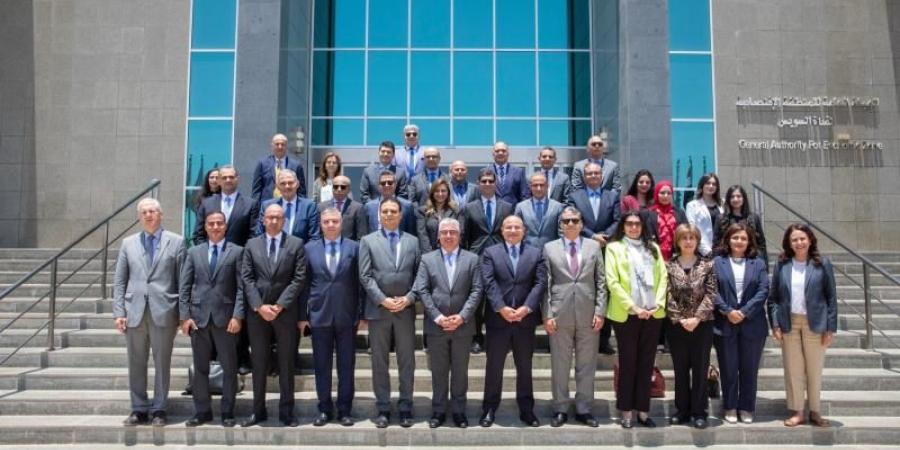 رئيس اقتصادية قناة السويس يلتقي 30 سفيرًا من رؤساء البعثات الدبلوماسية والقنصلية المصرية بالخارج - هرم مصر