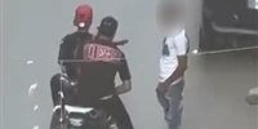 الإطاحة بعاطلين روّجا المخدرات بدراجة نارية في دار السلام - هرم مصر