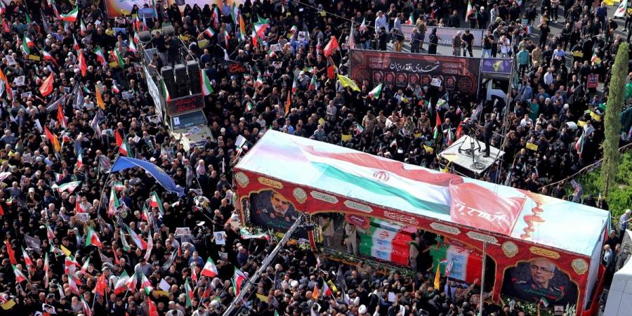 إيران تشيع قادة عسكريين وعلماء نوويين قتلوا في الحرب مع إسرائيل - هرم مصر