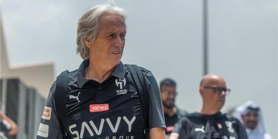مقابل نصف راتبه مع الهلال  جيسوس يوافق على تدريب النصر - هرم مصر