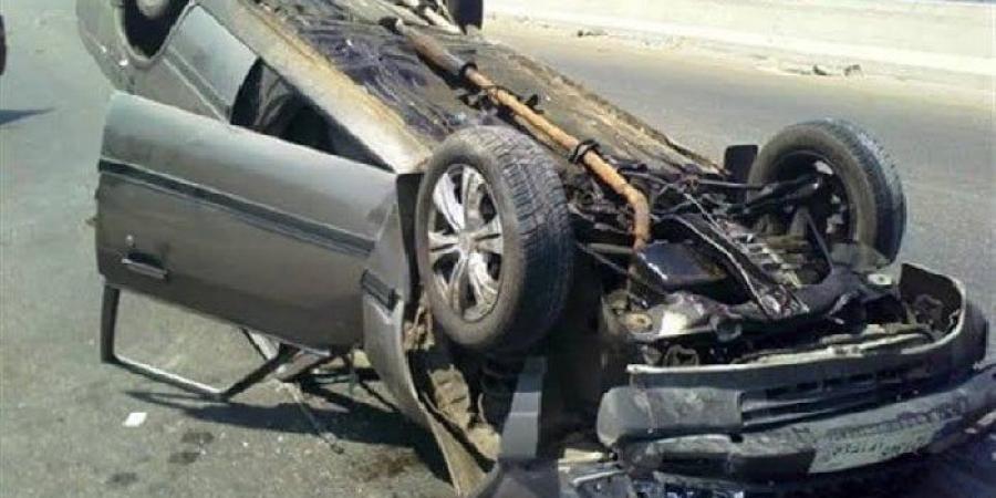 بسبب السرعة الجنونية.. انقلاب سيارة أعلى محور التجارة بأكتوبر - هرم مصر