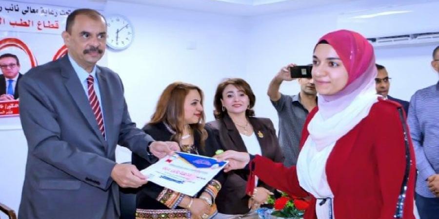 محافظ سوهاج يشارك في فعاليات اليوم العالمي للتبرع بالدم ويشيد بالمشاركة المجتمعية - هرم مصر