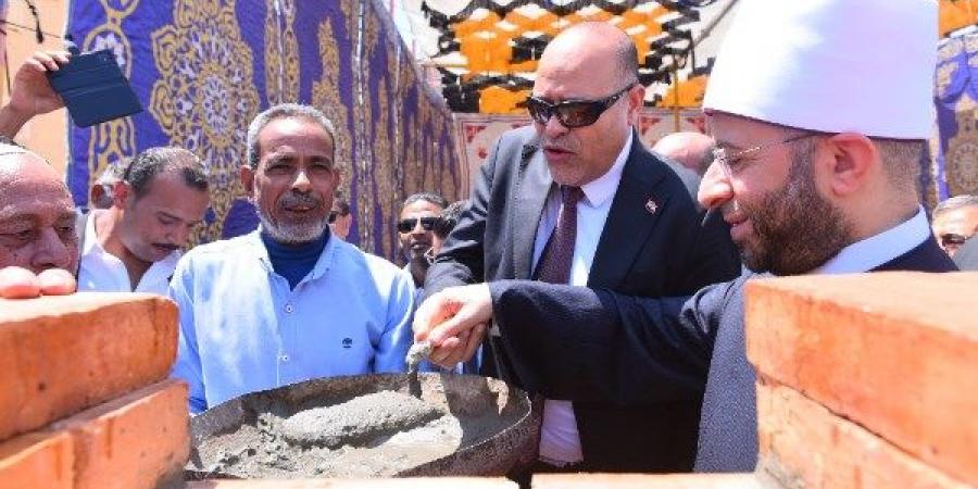 وضع حجر الأساس لبناء مسجد برأس غارب - هرم مصر