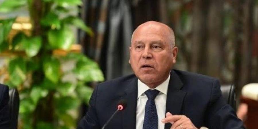 وزير النقل: الرئيس السيسي وجّه رسائل حاسمة عقب حادث الطريق الإقليمي - هرم مصر