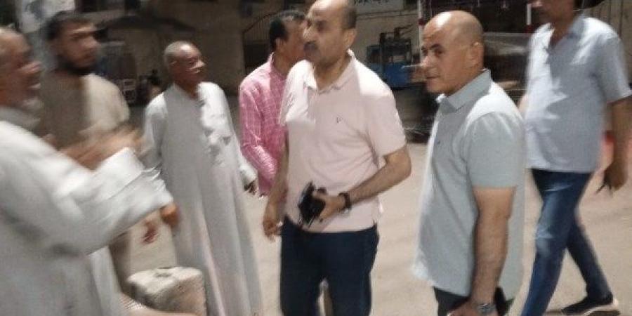 تنفيذًا لقرارات غلق المحال.. السكرتير العام المساعد يتابع ميدانيًا الالتزام بمواعيد الغلق في مدينة إهناسيا - هرم مصر