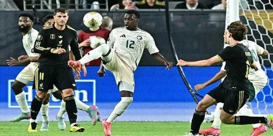 المكسيك تهزم المنتخب السعودي بثنائية وتصعد لنصف نهائي الكأس الذهبية - هرم مصر