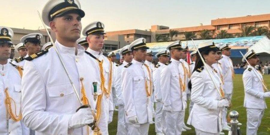 الأكاديمية العربية تحتفل بتخريج دفعة 103 من «كلية النقل البحري» - هرم مصر