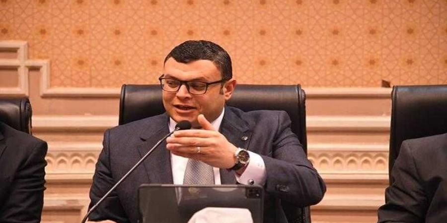 وزير الإسكان يُصدر قرارات إزالة لتعديات ومخالفات بناء بمدينة غرب بورسعيد - هرم مصر