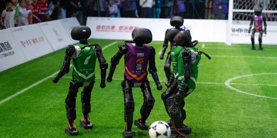 كل فريق من 3.. الصين تنظم أول بطولة كرة قدم للروبوتات البشرية "فيديو وصور" - هرم مصر