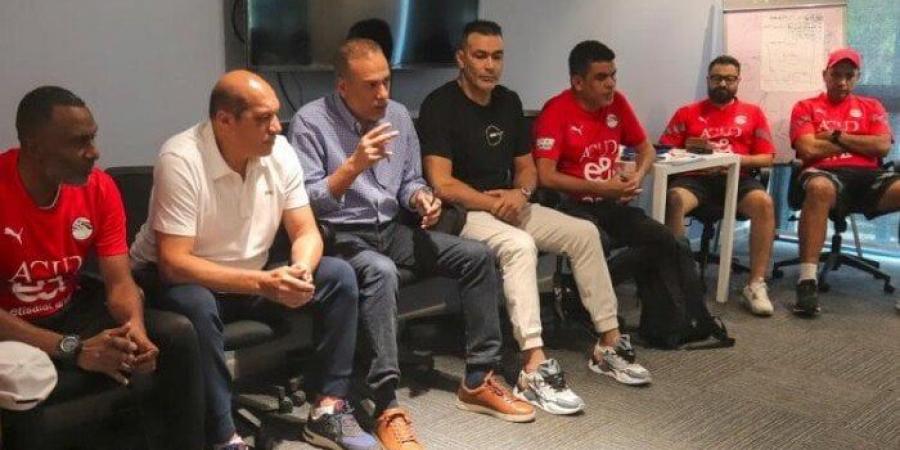 قبل بداية المعسكر.. عزام ونبيل والحضري يجتمعون بلاعبي منتخب مصر تحت 17 عاما - هرم مصر