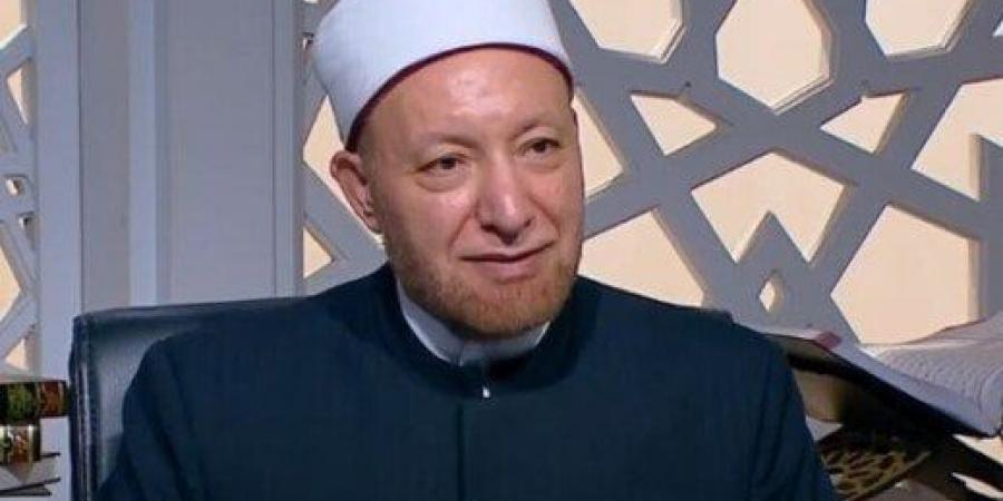 عويضة عثمان: وجود الزوجة في بيت لا تتوفر فيه الاستقلالية يسبب المشاكل «فيديو» - هرم مصر