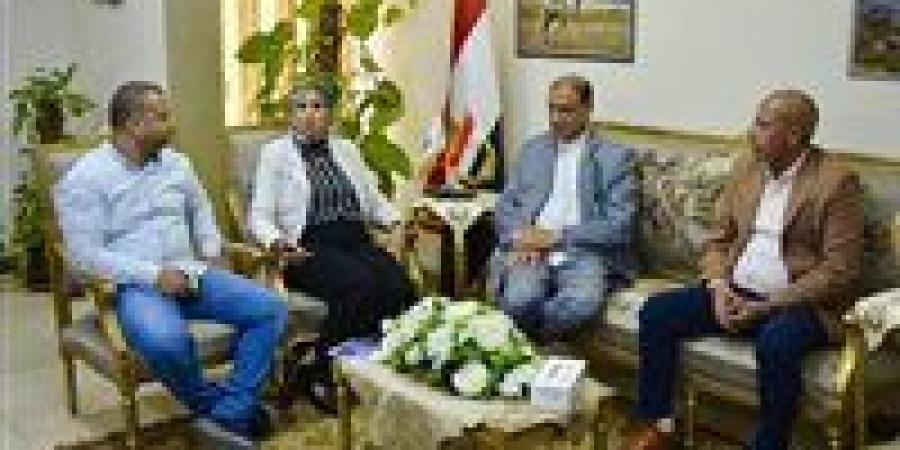 رئيسا جهاز السويس الجديدة والمناطق الحرة يناقشان تطوير المنطقة الحرة للاستثمار بعتاقة - هرم مصر