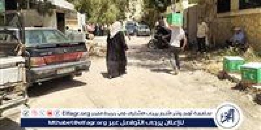 مركز الملك سلمان للإغاثة يوزّع 6000 كرتون تمر في محافظة عدن - هرم مصر