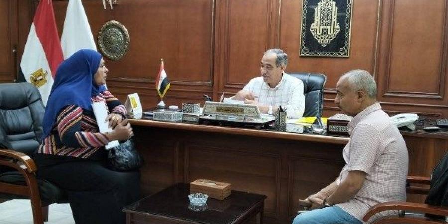 رئيس مدينة الغردقة يناقش 8 طلبات في لقاء المواطنين الأسبوعي - هرم مصر