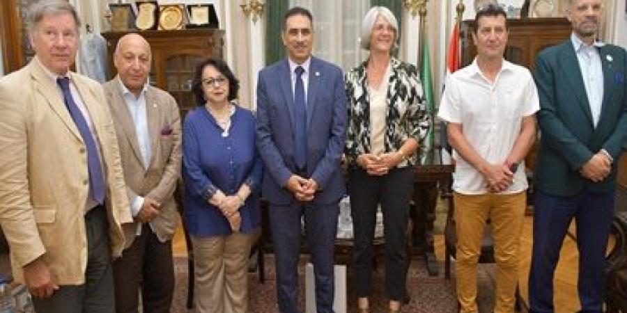 إنشاء برنامج مشترك بين هندسة القاهرة والكليات المركزية الفرنسية - هرم مصر