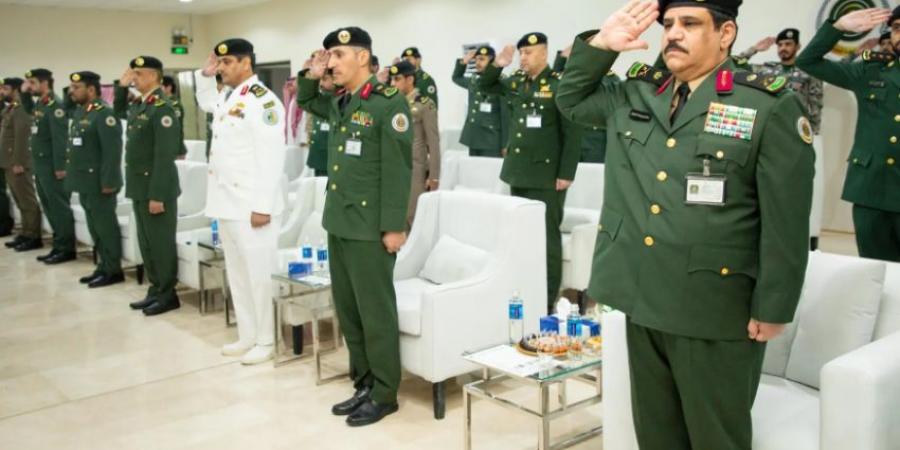تحت رعاية وزير الداخلية.. مدير السجون يشهد حفل تخريج دورة الفرد الأساسي بالمنطقة الشرقية - هرم مصر