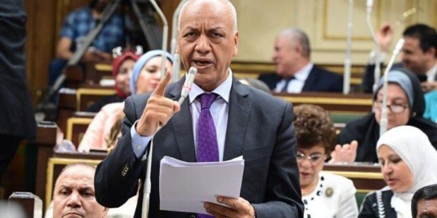 مصطفى بكري يناشد الرئيس السيسي بالتدخل وعدم التصديق على قانون الإيجار القديم - هرم مصر