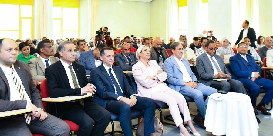 البيئة : استمرار تقديم الدعم لفلاحى مصر فيما يخص شهادات الكربون - هرم مصر