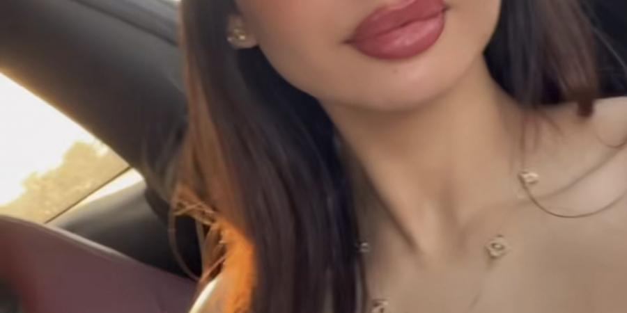 بالإبيض.. منة عرفه تخطف الأنظار بإطلاله جذابة - هرم مصر