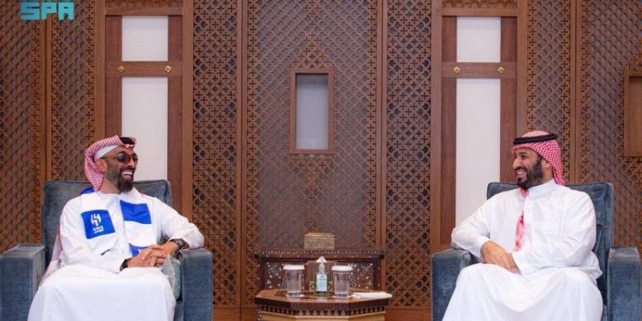 ولي العهد يستقبل نائب حاكم إمارة أبوظبي مستشار الأمن الوطني بدولة الإمارات العربية المتحدة - هرم مصر
